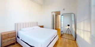 Stunning Fully Furnished Capitol Hill One Bedroom W/Parking Included! Gallery 8