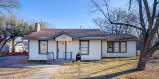 Available Mid July! 3-bedroom 1 bath for lease in Cleburne Gallery 1
