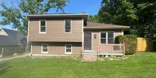 Available Now 4 bedroom 1.5 bathroom in Ozark Gallery 1
