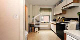 NIce 4 bed in Washington Square Gallery 7