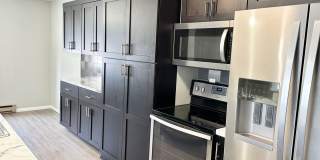 2 Bedroom Downtown Condo - Available May 1st Gallery 1