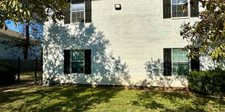 Spacious 4/2 with Outdoor Charm! Gallery 1