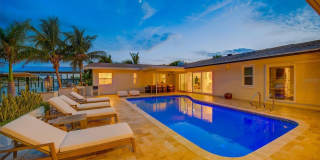 807 SNUG Island Gallery 83