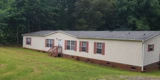 Large Home on Nearly an Acre! ACT NOW! ***RENT SPECIAL : 1/2 OFF FIRST MONTH OF RENT!!! Gallery 1