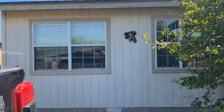 Furnished 3 bedroom 1 bath home Gallery 1