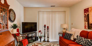 Hickory Knoll Apartments - Affordable Housing Gallery 2