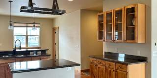 Large Beautiful Condo with Many Upgrades!! Gallery 5