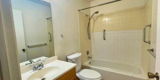 Three Bedroom Two Bath Home Near Northern Hills, Wood, and Madison Gallery 13