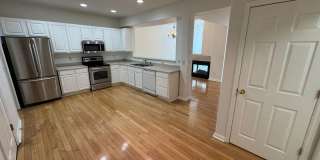 Spacious townhome with great views Gallery 12