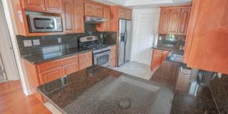 Double Primary Bedroom Home in Los Feliz. Gallery 5