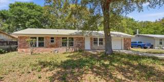 All Brick Home & Large Yard in Niceville! Gallery 9