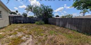 Gorgeous 3/2/1 1200 Sq. Ft. with fenced yard, all tile floors, custom baths and remodeled kitchen!! Gorgeous 3/2/1 1200 Sq. Ft. with fenced yard, all tile floors, custom baths and remodeled kitchen!! Gallery 16