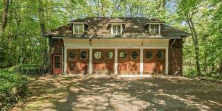 285 Corning Drive Gallery 1