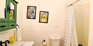 Spacious and fully furnished Victorian beauty Gallery 11