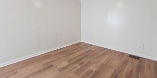 Knoxville 37921 - 3 bedroom, 2 bath Duplex - Contact Ryan Fogarty 865-333-4840 Gallery 14
