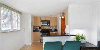 7600 Collins Avenue Gallery 14