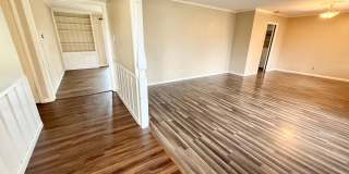 3-bed/2-bath with two living spaces! Gallery 3