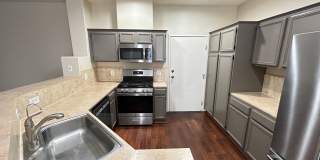 Gated Townhome 3-Bedrooms 2.5-Bathrooms! Gallery 9