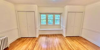 Spacious 6 bedroom 3.5 bath Tudor Townhouse w/Deck close to Georgetown University & Hospital Gallery 19