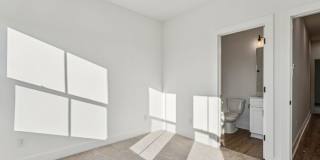 5015 Grayton Alley Gallery 101