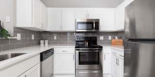 The Plaza at River Oaks Gallery 14