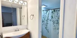 Lovely Studio in Gated Community Utilities Included Gallery 5
