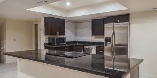 Exceptional 6-Bedroom Residence Near ASU with Garage & Modern Conveniences Gallery 28