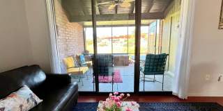 Beautiful and cozy 1BR Townhome in Green Valley Gallery 9