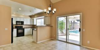 4 Bedroom/Den Gallery 7