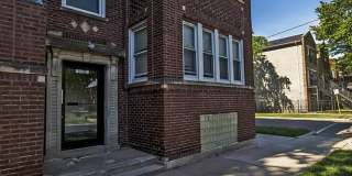 7135 S Blackstone Gallery 20