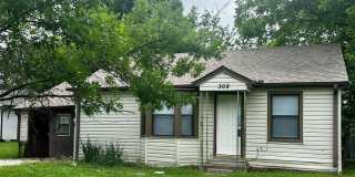 309 S Bell Street Gallery 1