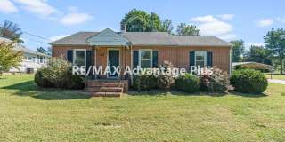 Charming brick home in Town of Dillwyn Gallery 1