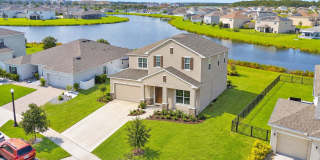 6 Bedroom single family water view home, new paint, new carpet. Located in Kissimmee! Gallery 1