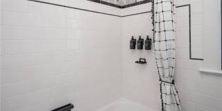 26 Vernon Avenue Gallery 28