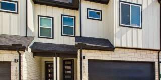 Great Townhouse with private yard Gallery 1