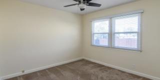 Charming 3 Bedroom 2 Bath home South of the Blvd Gallery 16