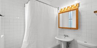 1537 W Addison Gallery 1