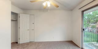 Colonial Village Gallery 26