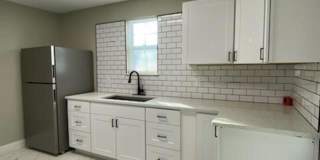 1000 West 53rd Street - Lower Unit Gallery 19