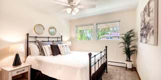 Charming 2-bedroom apartment in Prime Location! Gallery 42