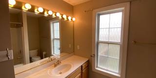 Available Large Townhome in Christiansburg! Gallery 10