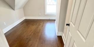 NEWLY RENOVATED PENTHOUSE UNIT Gallery 10