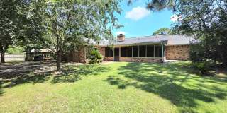 Spacious 3-Bedroom Ranch-Style Home Gallery 18
