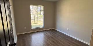 1800 Fairlane-Move In Ready! 1800 Fairlane-Move In Ready! Gallery 10