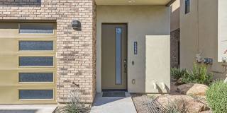 Gorgeous townhome in gated community-fully furnished! Gorgeous townhome in gated community-fully furnished! Gallery 4