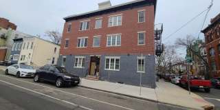 100 GRIFFITH ST Gallery 18
