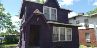 2 Bedroom Home-Downtown Gallery 1