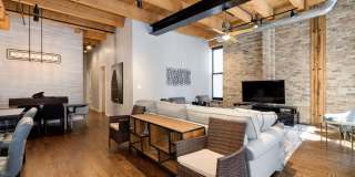 154 W Hubbard Street Gallery 9