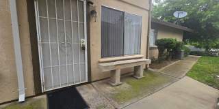 Auburn Green's 2 Bed 1 1/2 Bath Gallery 1