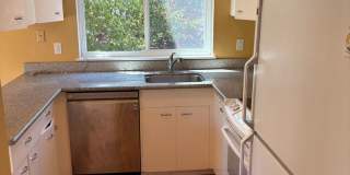 Sunny 2 bedroom in Mark Twain Building Gallery 9